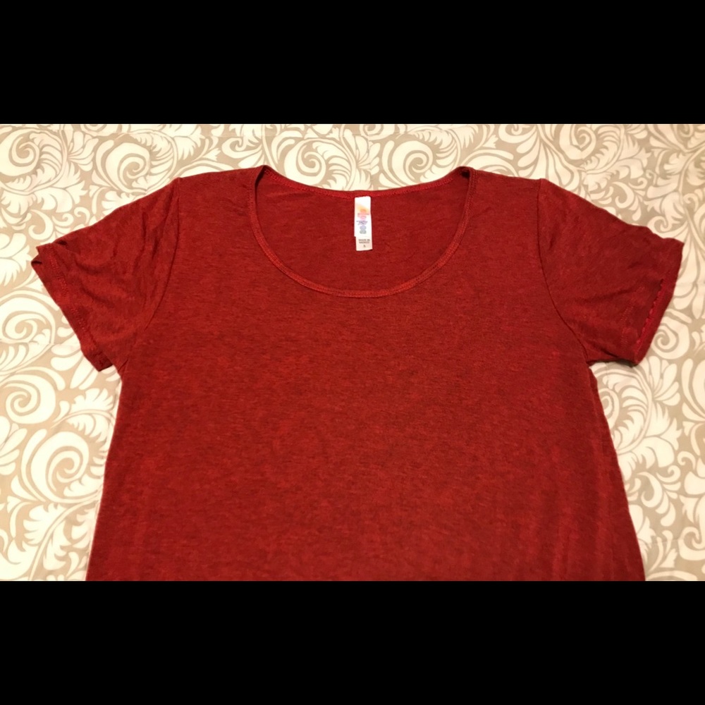 Small Lularoe Classic T